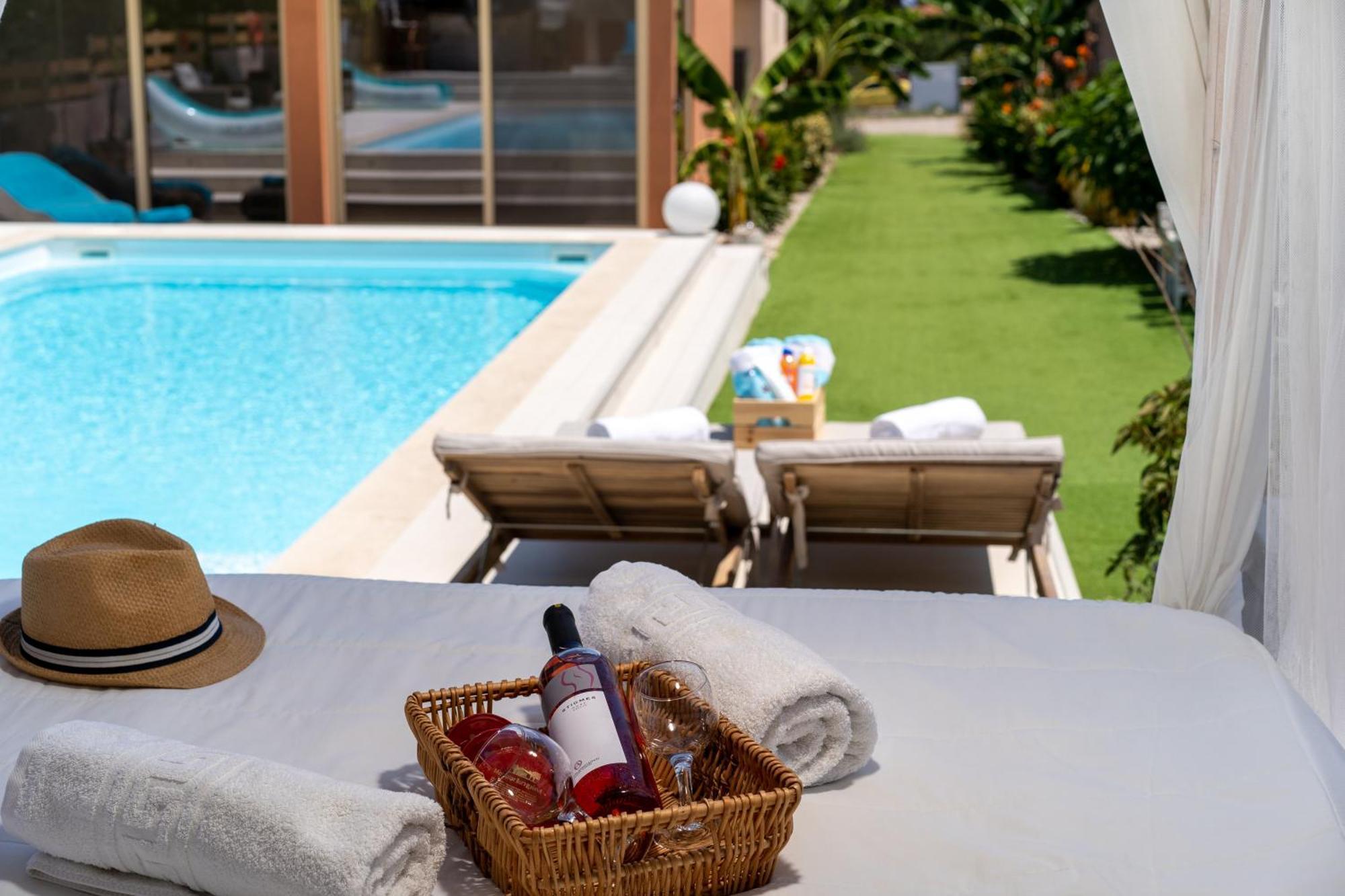 Modular Bungalows With Heated Pool Artemis Greece Kültér fotó